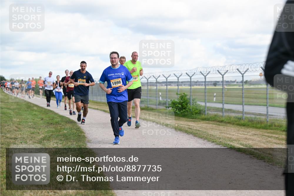 14.09.2025 - Airport Race Dr. Thomas Lammeyer http://msf.ph/oto/8877735 14.09.2025 12:24:12 Laufen 2116, 2156, 1898, 167 meine-sportfotos.de