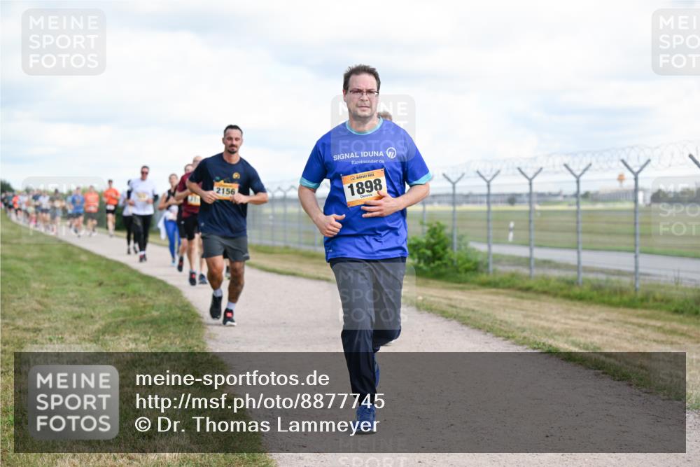 14.09.2025 - Airport Race Dr. Thomas Lammeyer http://msf.ph/oto/8877745 14.09.2025 12:24:14 Laufen 2156, 1898 meine-sportfotos.de