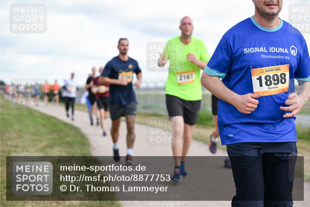 14.09.2025 - Airport Race Dr. Thomas Lammeyer http://msf.ph/oto/8877753 14.09.2025 12:24:15 Laufen 2167, 1898 meine-sportfotos.de