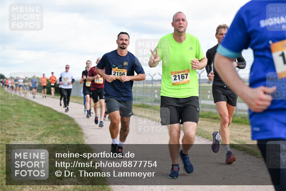 14.09.2025 - Airport Race Dr. Thomas Lammeyer http://msf.ph/oto/8877754 14.09.2025 12:24:16 Laufen 2116, 2156, 2167 meine-sportfotos.de