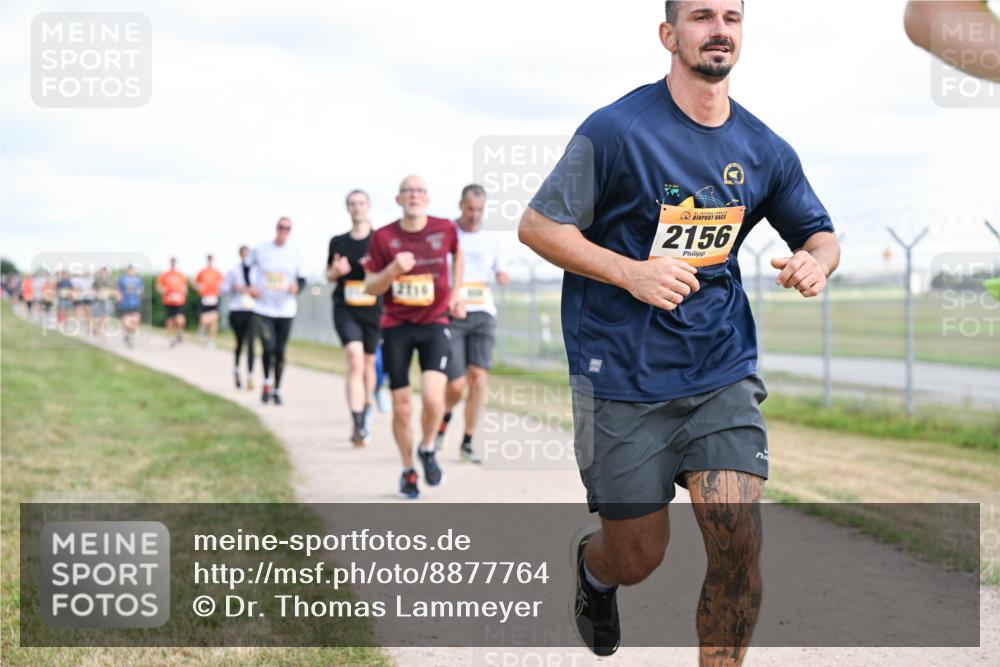 14.09.2025 - Airport Race Dr. Thomas Lammeyer http://msf.ph/oto/8877764 14.09.2025 12:24:17 Laufen 2110, 2156 meine-sportfotos.de