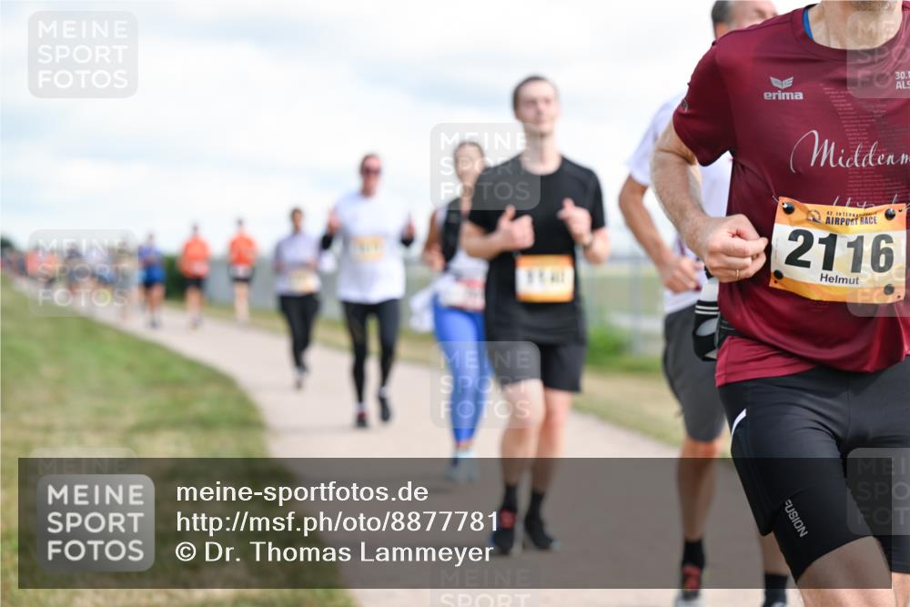 14.09.2025 - Airport Race Dr. Thomas Lammeyer http://msf.ph/oto/8877781 14.09.2025 12:24:19 Laufen 30, 42, 2116 meine-sportfotos.de