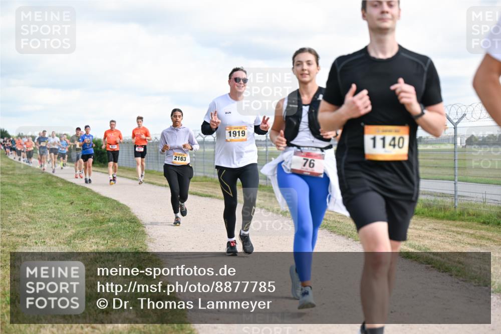 14.09.2025 - Airport Race Dr. Thomas Lammeyer http://msf.ph/oto/8877785 14.09.2025 12:24:20 Laufen 818, 17, 2163, 1919, 1140, 76 meine-sportfotos.de