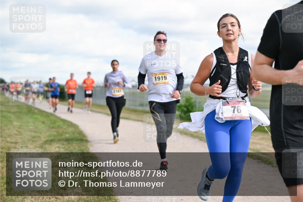 14.09.2025 - Airport Race Dr. Thomas Lammeyer http://msf.ph/oto/8877789 14.09.2025 12:24:21 Laufen 2165, 1919, 76 meine-sportfotos.de