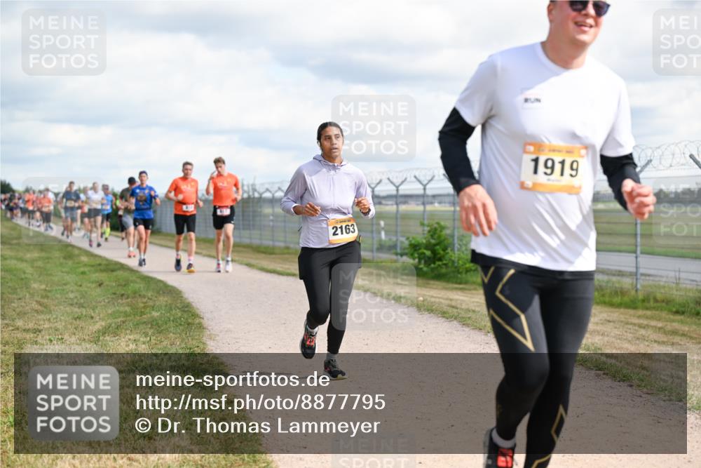 14.09.2025 - Airport Race Dr. Thomas Lammeyer http://msf.ph/oto/8877795 14.09.2025 12:24:22 Laufen 2163, 1919 meine-sportfotos.de