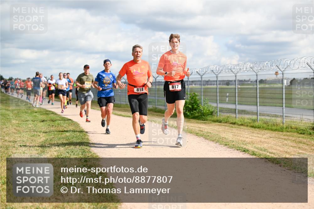 14.09.2025 - Airport Race Dr. Thomas Lammeyer http://msf.ph/oto/8877807 14.09.2025 12:24:26 Laufen 1539, 818, 817 meine-sportfotos.de
