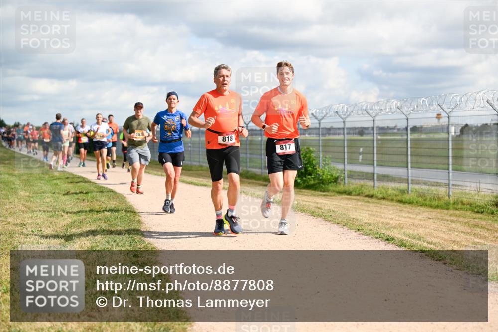 14.09.2025 - Airport Race Dr. Thomas Lammeyer http://msf.ph/oto/8877808 14.09.2025 12:24:26 Laufen 153, 818, 817 meine-sportfotos.de
