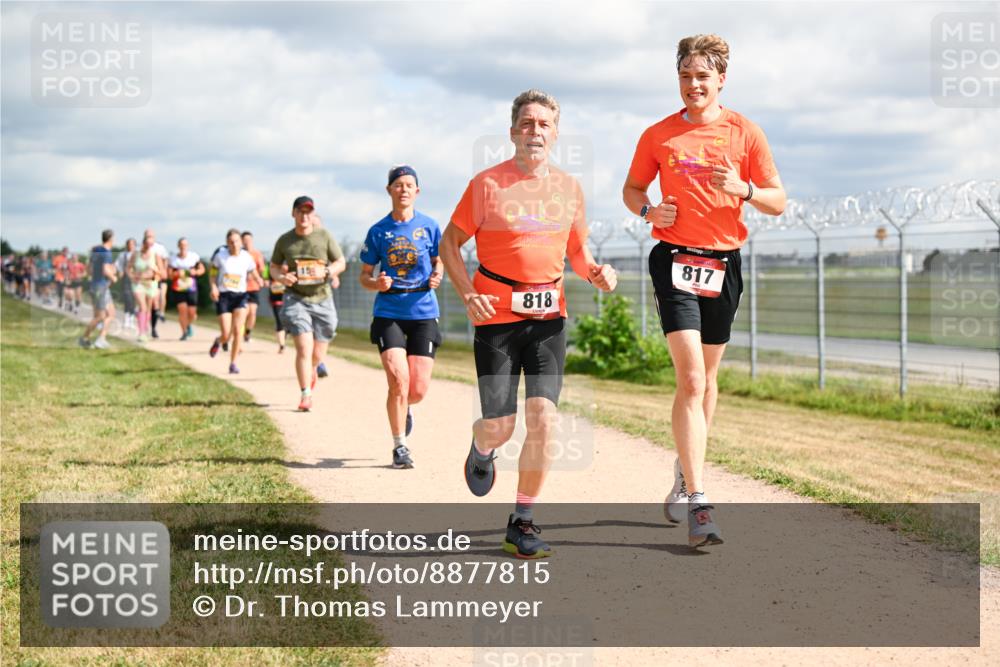 14.09.2025 - Airport Race Dr. Thomas Lammeyer http://msf.ph/oto/8877815 14.09.2025 12:24:27 Laufen 818, 817 meine-sportfotos.de