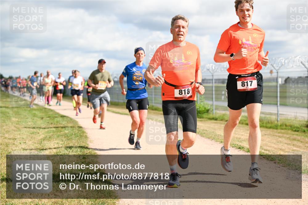 14.09.2025 - Airport Race Dr. Thomas Lammeyer http://msf.ph/oto/8877818 14.09.2025 12:24:27 Laufen 818, 817 meine-sportfotos.de