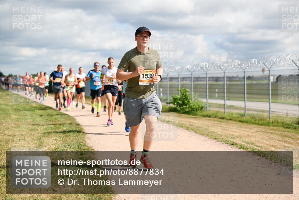 14.09.2025 - Airport Race Dr. Thomas Lammeyer http://msf.ph/oto/8877834 14.09.2025 12:24:30 Laufen 1784, 1539, 153 meine-sportfotos.de