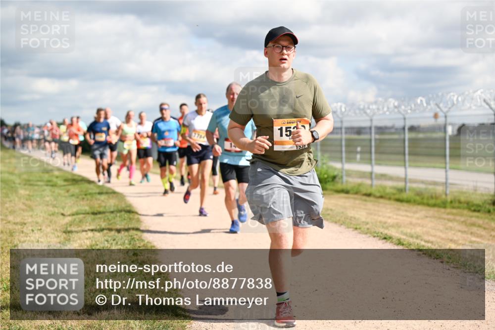 14.09.2025 - Airport Race Dr. Thomas Lammeyer http://msf.ph/oto/8877838 14.09.2025 12:24:30 Laufen 15, 1539 meine-sportfotos.de