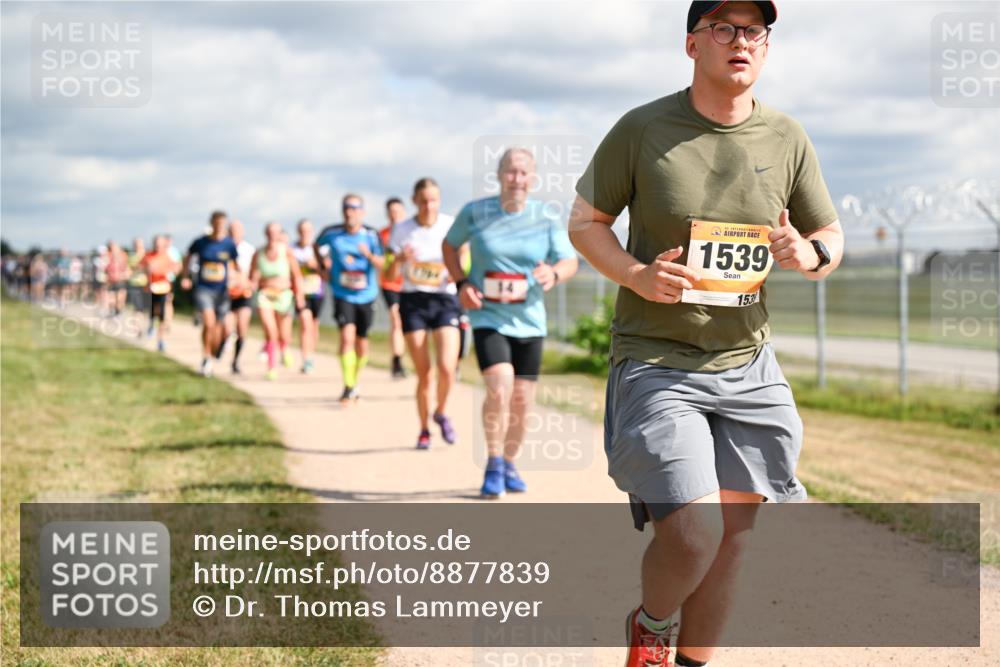 14.09.2025 - Airport Race Dr. Thomas Lammeyer http://msf.ph/oto/8877839 14.09.2025 12:24:31 Laufen 1539, 153 meine-sportfotos.de