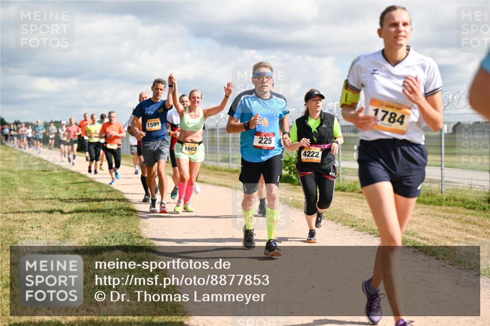 14.09.2025 - Airport Race Dr. Thomas Lammeyer http://msf.ph/oto/8877853 14.09.2025 12:24:33 Laufen 1599, 1602, 225, 4222, 1784 meine-sportfotos.de