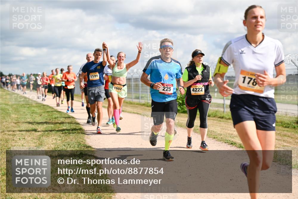 14.09.2025 - Airport Race Dr. Thomas Lammeyer http://msf.ph/oto/8877854 14.09.2025 12:24:34 Laufen 1599, 225, 4222, 1602, 178 meine-sportfotos.de