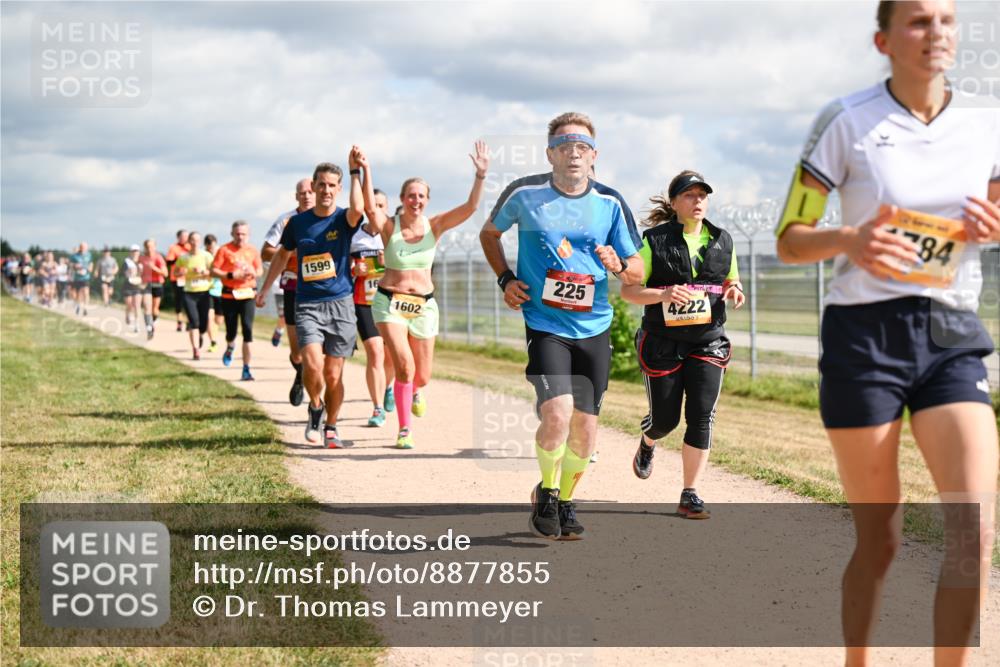 14.09.2025 - Airport Race Dr. Thomas Lammeyer http://msf.ph/oto/8877855 14.09.2025 12:24:34 Laufen 1599, 1602, 225, 4222, 84 meine-sportfotos.de