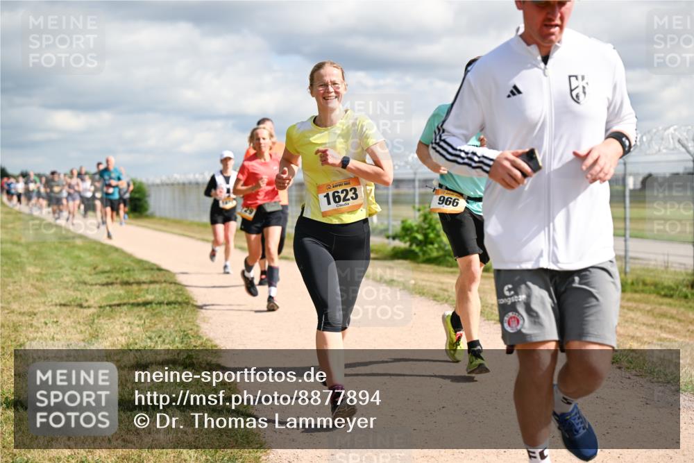14.09.2025 - Airport Race Dr. Thomas Lammeyer http://msf.ph/oto/8877894 14.09.2025 12:24:41 Laufen 1623, 966 meine-sportfotos.de