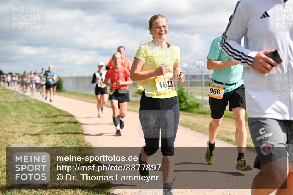 14.09.2025 - Airport Race Dr. Thomas Lammeyer http://msf.ph/oto/8877897 14.09.2025 12:24:41 Laufen 1623, 966 meine-sportfotos.de