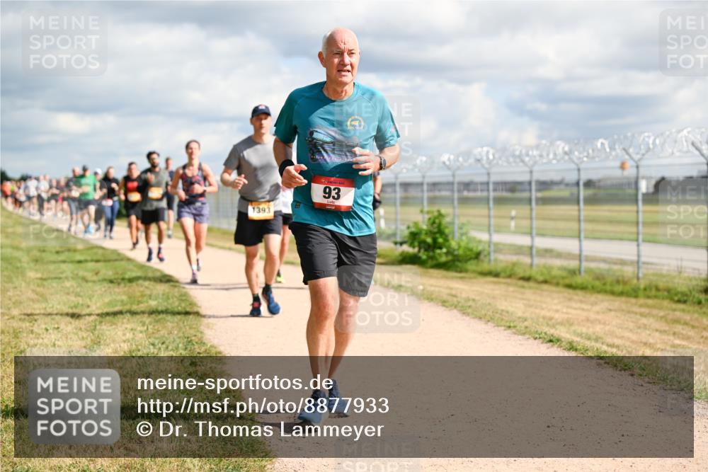 14.09.2025 - Airport Race Dr. Thomas Lammeyer http://msf.ph/oto/8877933 14.09.2025 12:24:49 Laufen 1393, 93 meine-sportfotos.de
