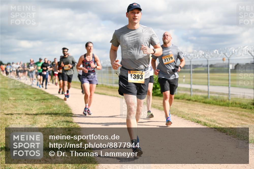 14.09.2025 - Airport Race Dr. Thomas Lammeyer http://msf.ph/oto/8877944 14.09.2025 12:24:51 Laufen 1393, 2119 meine-sportfotos.de