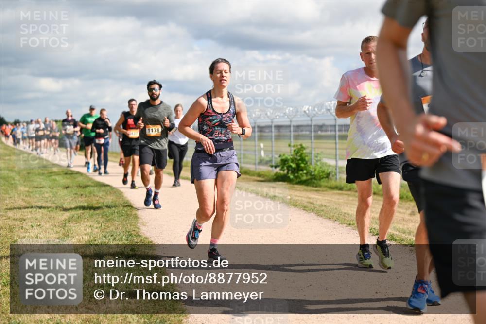 14.09.2025 - Airport Race Dr. Thomas Lammeyer http://msf.ph/oto/8877952 14.09.2025 12:24:53 Laufen 5437, 1178 meine-sportfotos.de