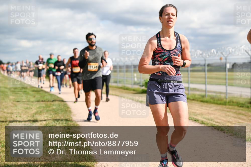 14.09.2025 - Airport Race Dr. Thomas Lammeyer http://msf.ph/oto/8877959 14.09.2025 12:24:54 Laufen 1176 meine-sportfotos.de