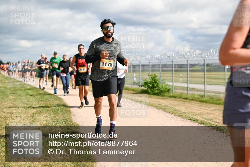 14.09.2025 - Airport Race Dr. Thomas Lammeyer http://msf.ph/oto/8877964 14.09.2025 12:24:55 Laufen 2137, 1178 meine-sportfotos.de