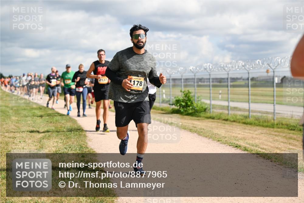 14.09.2025 - Airport Race Dr. Thomas Lammeyer http://msf.ph/oto/8877965 14.09.2025 12:24:55 Laufen 2137, 178 meine-sportfotos.de