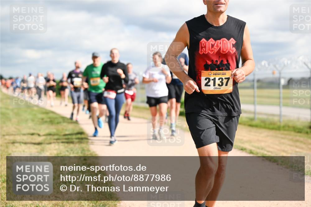 14.09.2025 - Airport Race Dr. Thomas Lammeyer http://msf.ph/oto/8877986 14.09.2025 12:24:58 Laufen 42, 2137 meine-sportfotos.de
