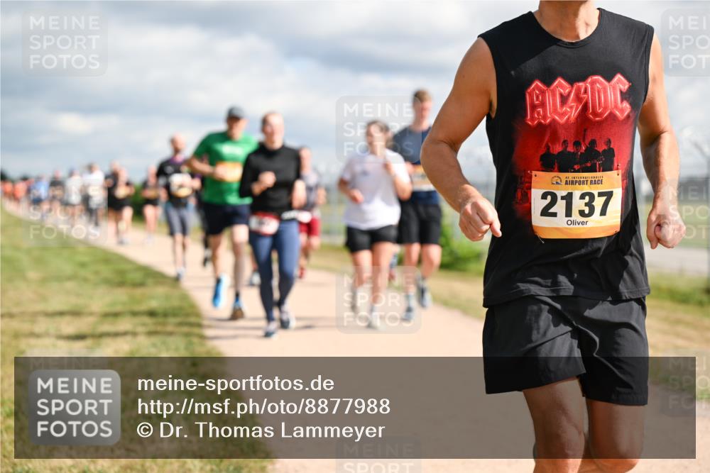 14.09.2025 - Airport Race Dr. Thomas Lammeyer http://msf.ph/oto/8877988 14.09.2025 12:24:58 Laufen 42, 2137 meine-sportfotos.de