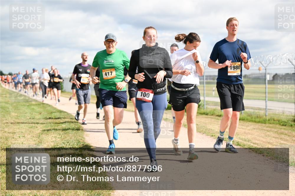 14.09.2025 - Airport Race Dr. Thomas Lammeyer http://msf.ph/oto/8877996 14.09.2025 12:24:59 Laufen 4015, 417, 100, 1980, 1980 meine-sportfotos.de