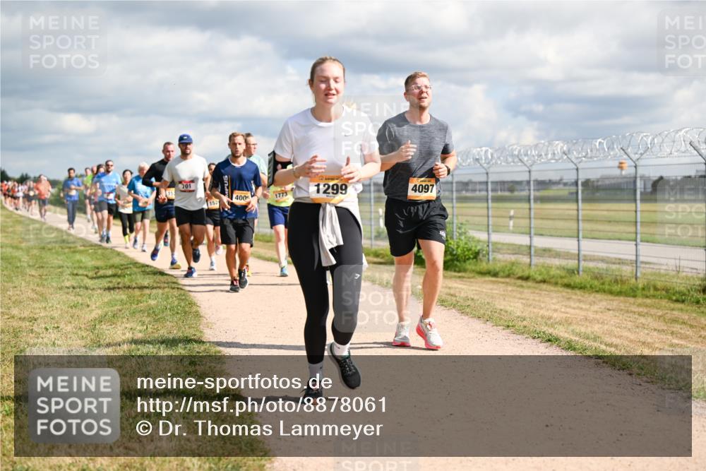 14.09.2025 - Airport Race Dr. Thomas Lammeyer http://msf.ph/oto/8878061 14.09.2025 12:25:08 Laufen 15, 701, 1299, 4005, 1773, 4097, 152 meine-sportfotos.de