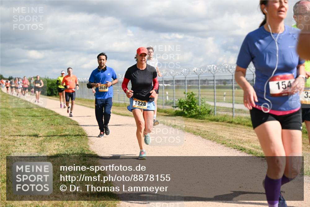 14.09.2025 - Airport Race Dr. Thomas Lammeyer http://msf.ph/oto/8878155 14.09.2025 12:25:19 Laufen 2039, 1228, 154, 33 meine-sportfotos.de