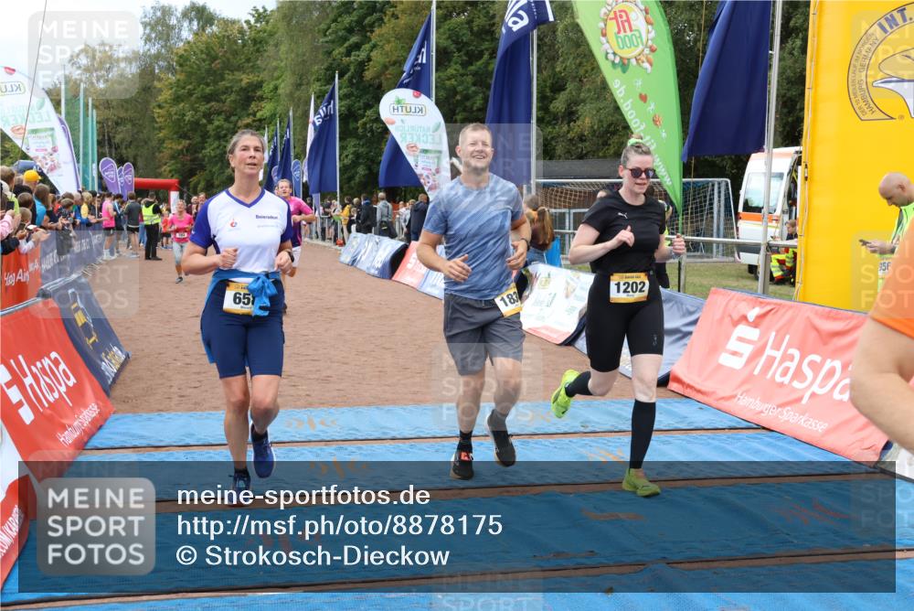 14.09.2025 - Airport Race Strokosch-Dieckow http://msf.ph/oto/8878175 14.09.2025 12:37:12 Ziel 193, 259, 517, 658, 987, 1202, 1375, 1645, 1789, 1822, 1830, 1840, 4057, 4218 meine-sportfotos.de