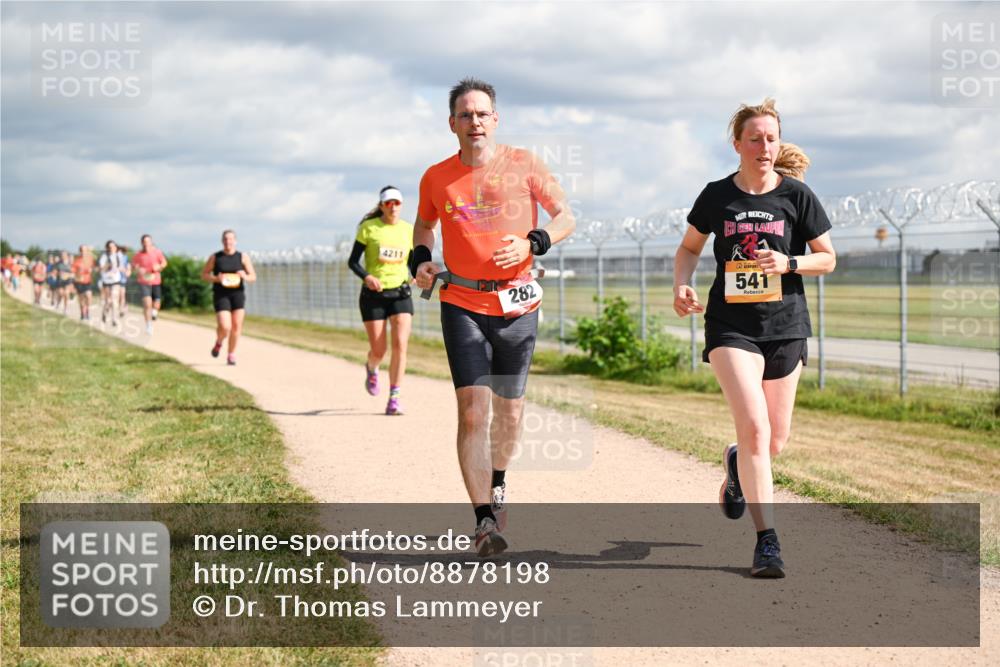 14.09.2025 - Airport Race Dr. Thomas Lammeyer http://msf.ph/oto/8878198 14.09.2025 12:25:24 Laufen 4211, 282, 541 meine-sportfotos.de