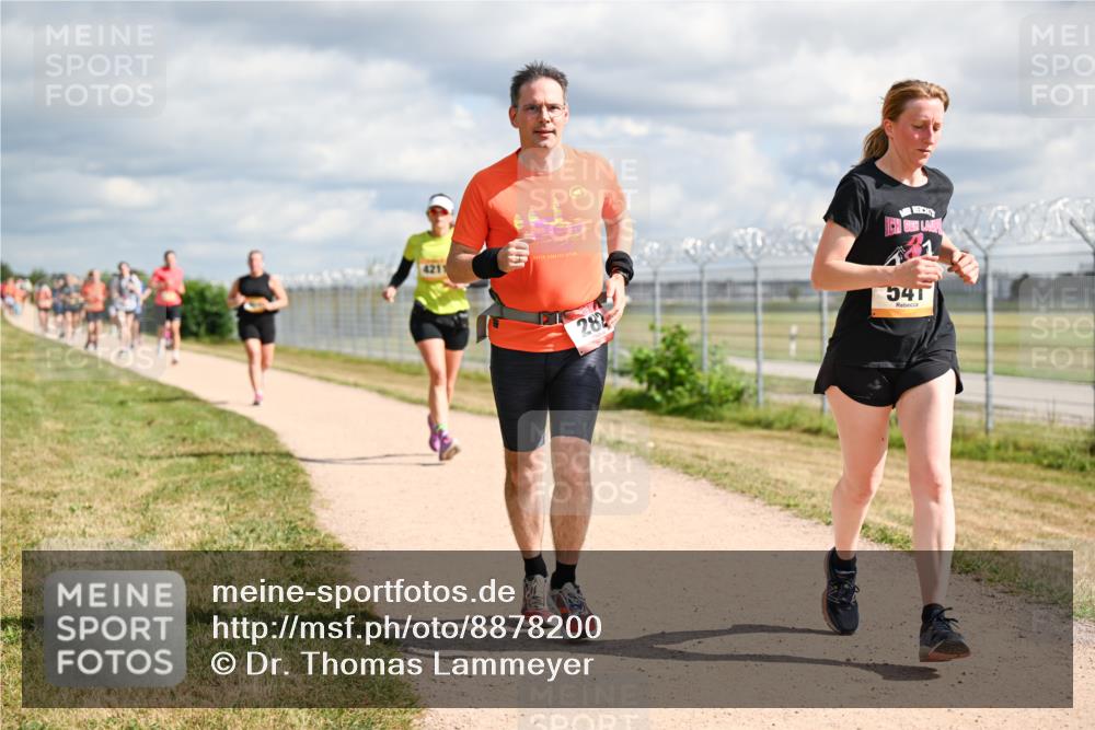 14.09.2025 - Airport Race Dr. Thomas Lammeyer http://msf.ph/oto/8878200 14.09.2025 12:25:24 Laufen 4211, 282, 54 meine-sportfotos.de