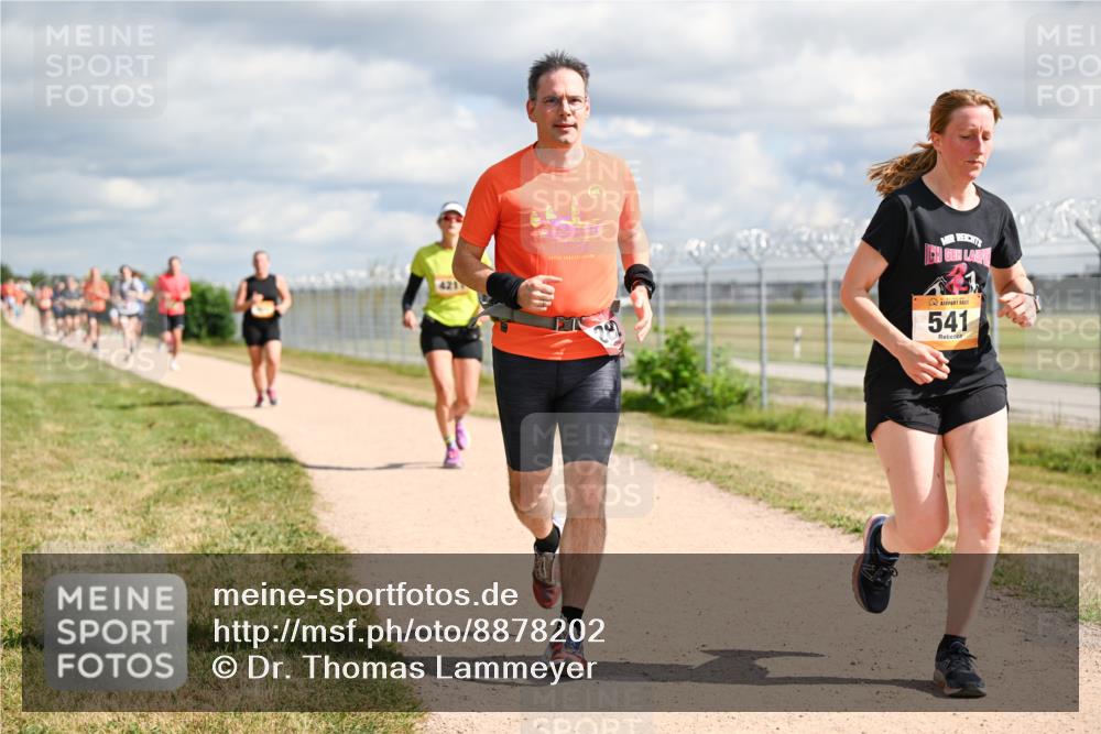 14.09.2025 - Airport Race Dr. Thomas Lammeyer http://msf.ph/oto/8878202 14.09.2025 12:25:24 Laufen 421, 541 meine-sportfotos.de