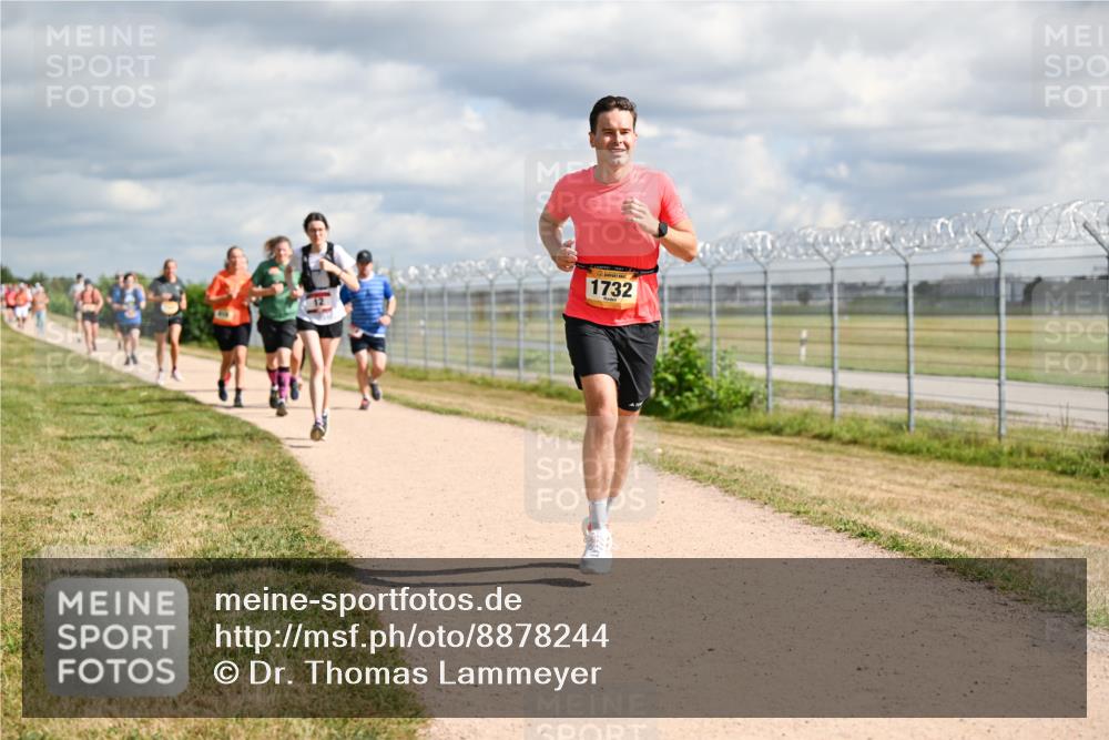 14.09.2025 - Airport Race Dr. Thomas Lammeyer http://msf.ph/oto/8878244 14.09.2025 12:25:32 Laufen 1732 meine-sportfotos.de
