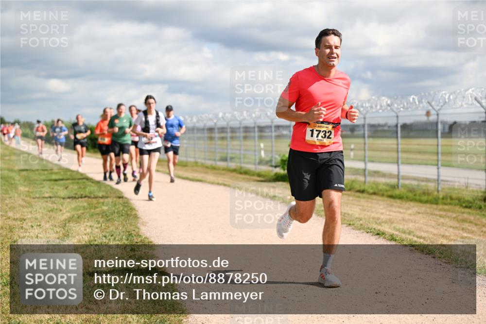 14.09.2025 - Airport Race Dr. Thomas Lammeyer http://msf.ph/oto/8878250 14.09.2025 12:25:33 Laufen 1732 meine-sportfotos.de