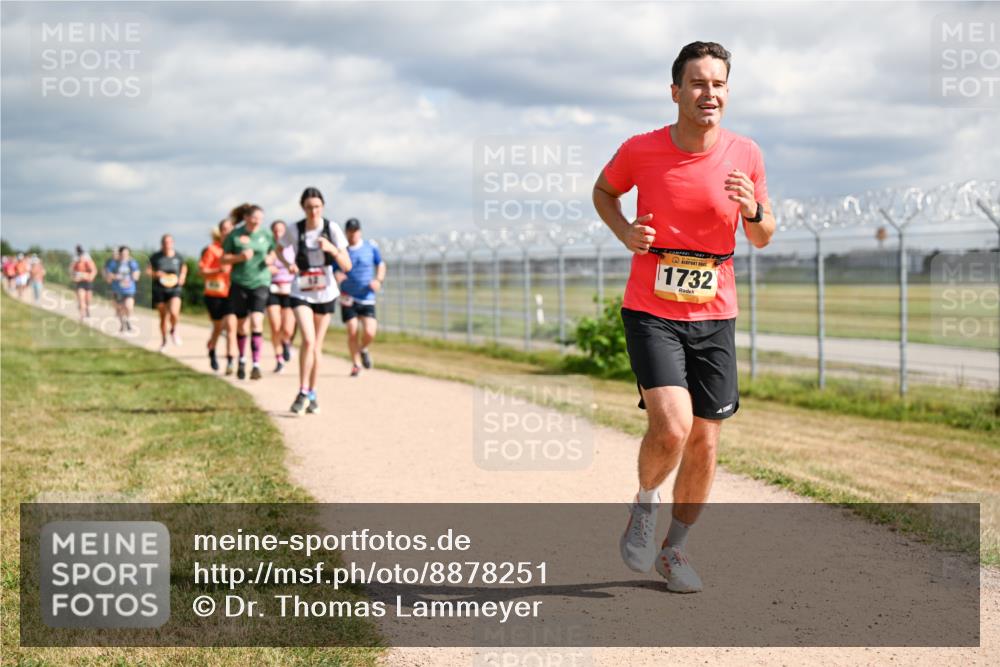 14.09.2025 - Airport Race Dr. Thomas Lammeyer http://msf.ph/oto/8878251 14.09.2025 12:25:33 Laufen 1732 meine-sportfotos.de