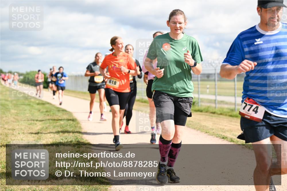 14.09.2025 - Airport Race Dr. Thomas Lammeyer http://msf.ph/oto/8878285 14.09.2025 12:25:38 Laufen 618, 774 meine-sportfotos.de