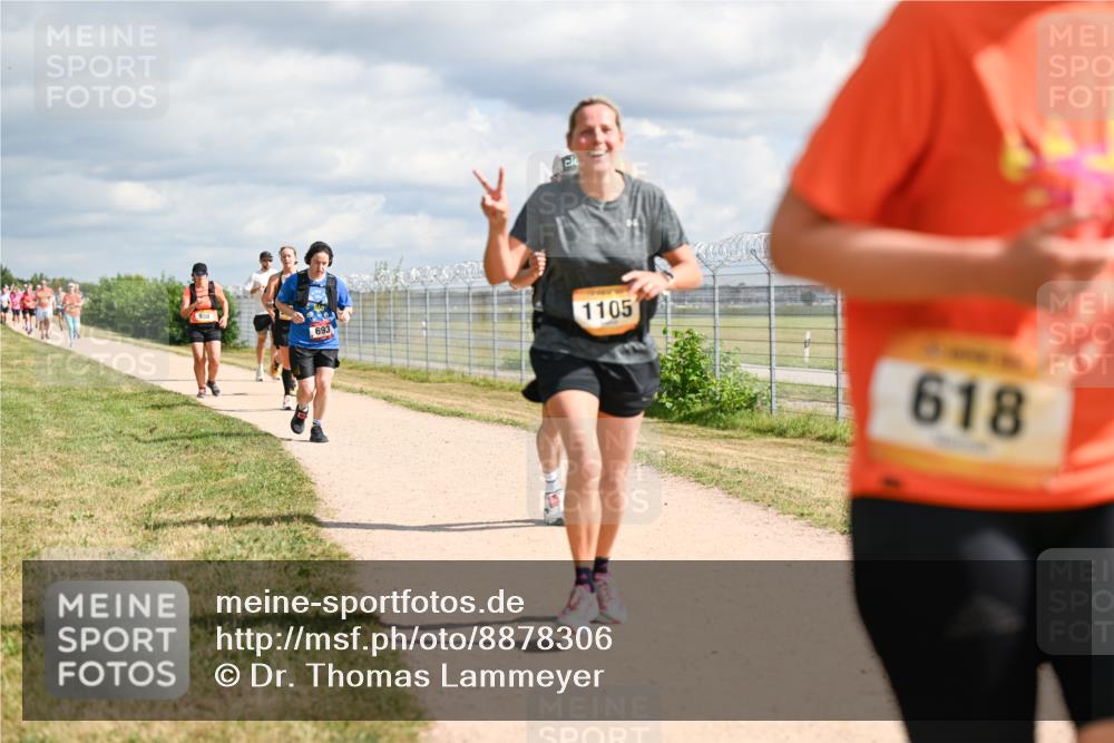 14.09.2025 - Airport Race Dr. Thomas Lammeyer http://msf.ph/oto/8878306 14.09.2025 12:25:41 Laufen 1105, 693, 618 meine-sportfotos.de