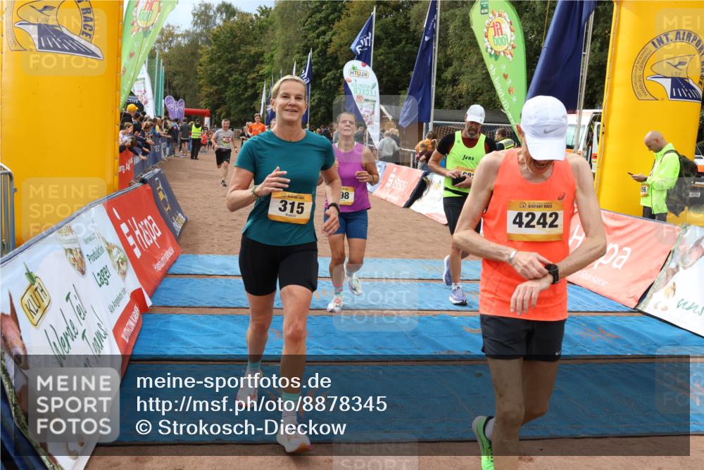 14.09.2025 - Airport Race Strokosch-Dieckow http://msf.ph/oto/8878345 14.09.2025 12:37:42 Ziel 148, 315, 817, 818, 890, 946, 998, 1136, 1198, 1222, 1682, 1889, 2106, 4242 meine-sportfotos.de
