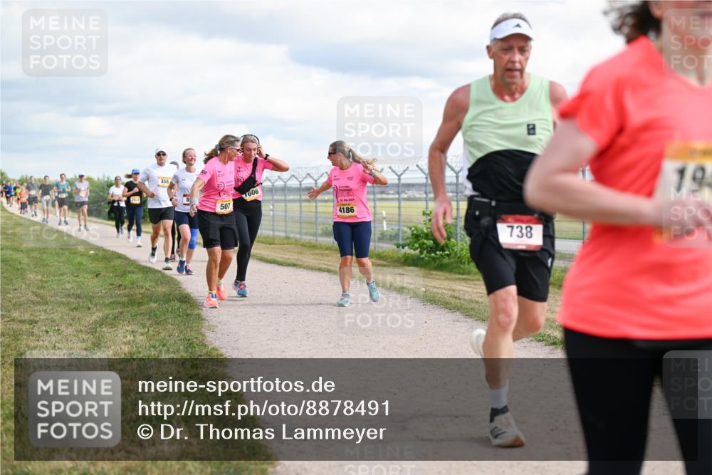 14.09.2025 - Airport Race Dr. Thomas Lammeyer http://msf.ph/oto/8878491 14.09.2025 12:26:16 Laufen 356, 507, 1606, 4186, 738, 19 meine-sportfotos.de