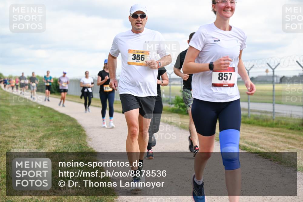 14.09.2025 - Airport Race Dr. Thomas Lammeyer http://msf.ph/oto/8878536 14.09.2025 12:26:21 Laufen 200, 356, 857 meine-sportfotos.de