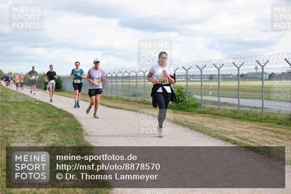 14.09.2025 - Airport Race Dr. Thomas Lammeyer http://msf.ph/oto/8878570 14.09.2025 12:26:26 Laufen 384, 2154, 1681 meine-sportfotos.de
