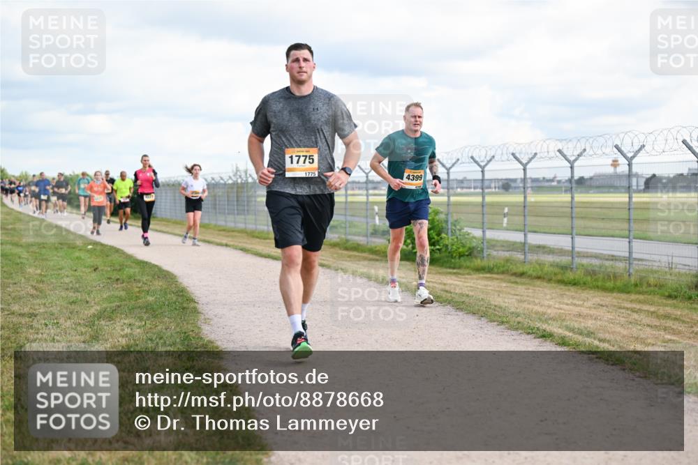 14.09.2025 - Airport Race Dr. Thomas Lammeyer http://msf.ph/oto/8878668 14.09.2025 12:26:37 Laufen 4227, 1775, 1775, 4399, 4399 meine-sportfotos.de