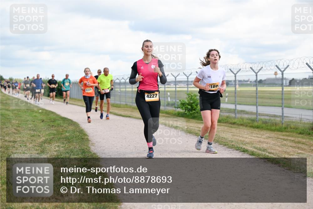 14.09.2025 - Airport Race Dr. Thomas Lammeyer http://msf.ph/oto/8878693 14.09.2025 12:26:44 Laufen 1220, 4227, 107 meine-sportfotos.de