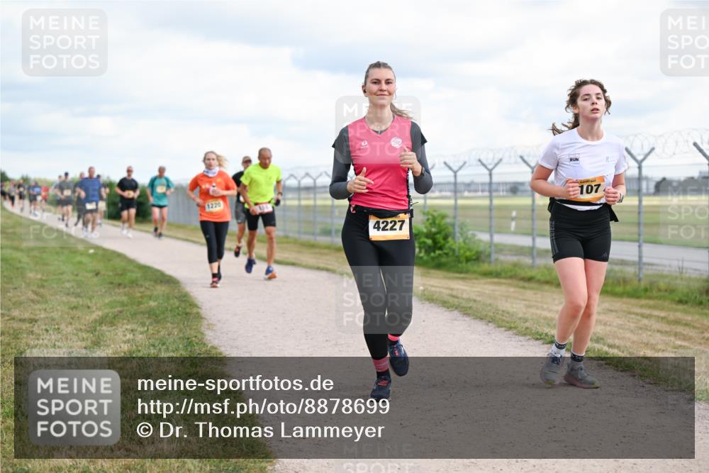 14.09.2025 - Airport Race Dr. Thomas Lammeyer http://msf.ph/oto/8878699 14.09.2025 12:26:44 Laufen 1220, 4227, 107 meine-sportfotos.de