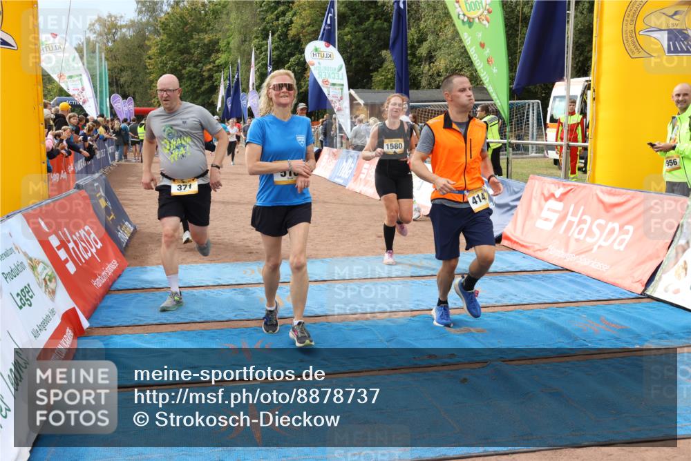 14.09.2025 - Airport Race Strokosch-Dieckow http://msf.ph/oto/8878737 14.09.2025 12:38:22 Ziel 371, 379, 403, 516, 534, 647, 1167, 1241, 1340, 1541, 1580, 1607, 1732, 1774, 4054, 4145 meine-sportfotos.de