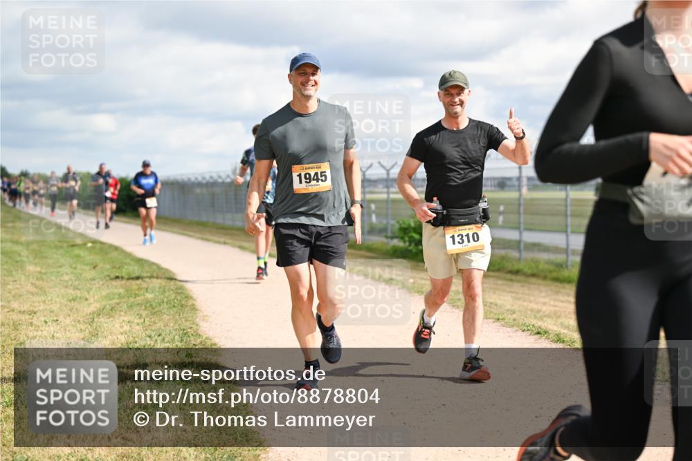 14.09.2025 - Airport Race Dr. Thomas Lammeyer http://msf.ph/oto/8878804 14.09.2025 12:26:59 Laufen 1945, 1310 meine-sportfotos.de